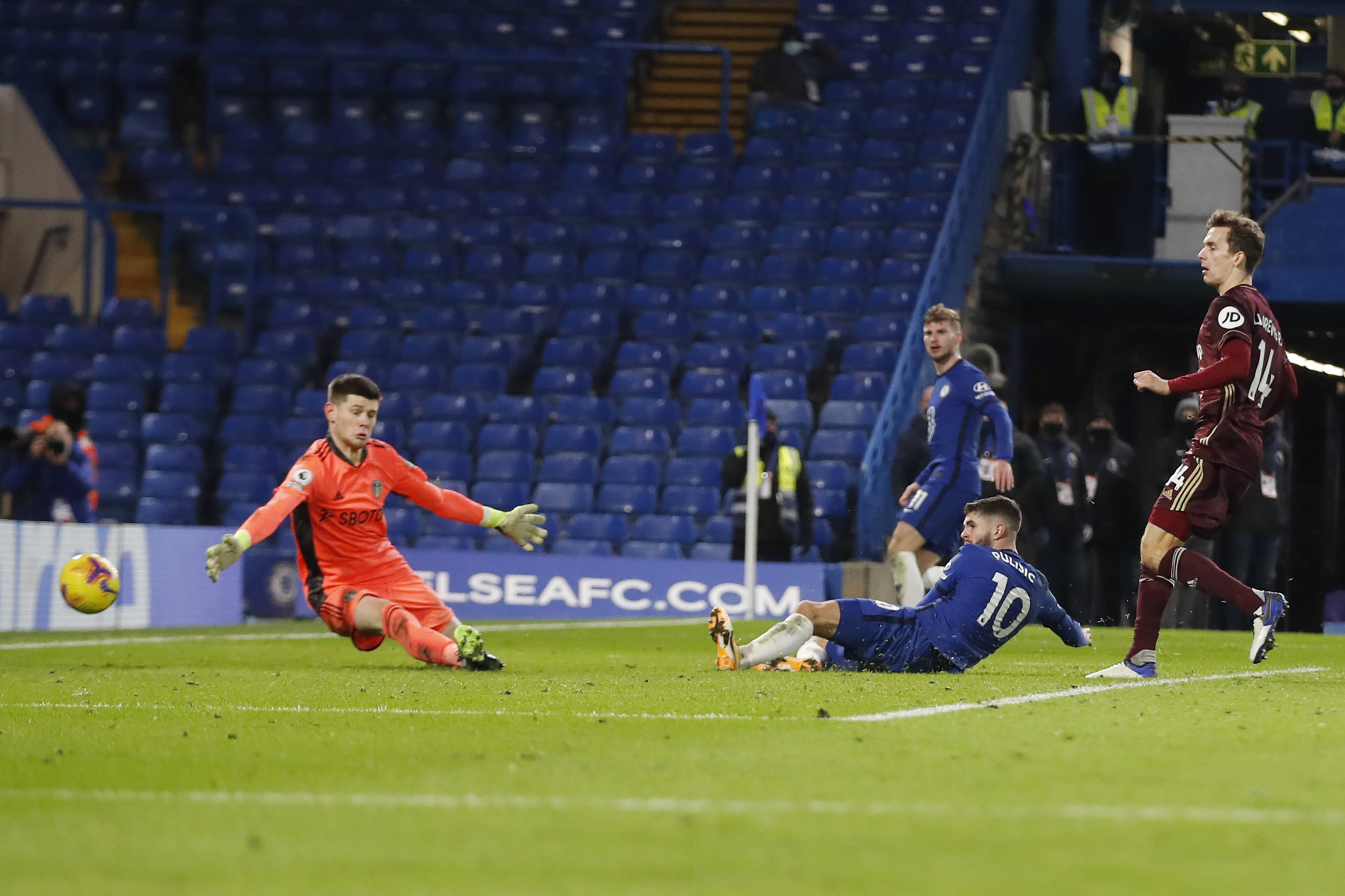 因年轻车手 因年轻车手